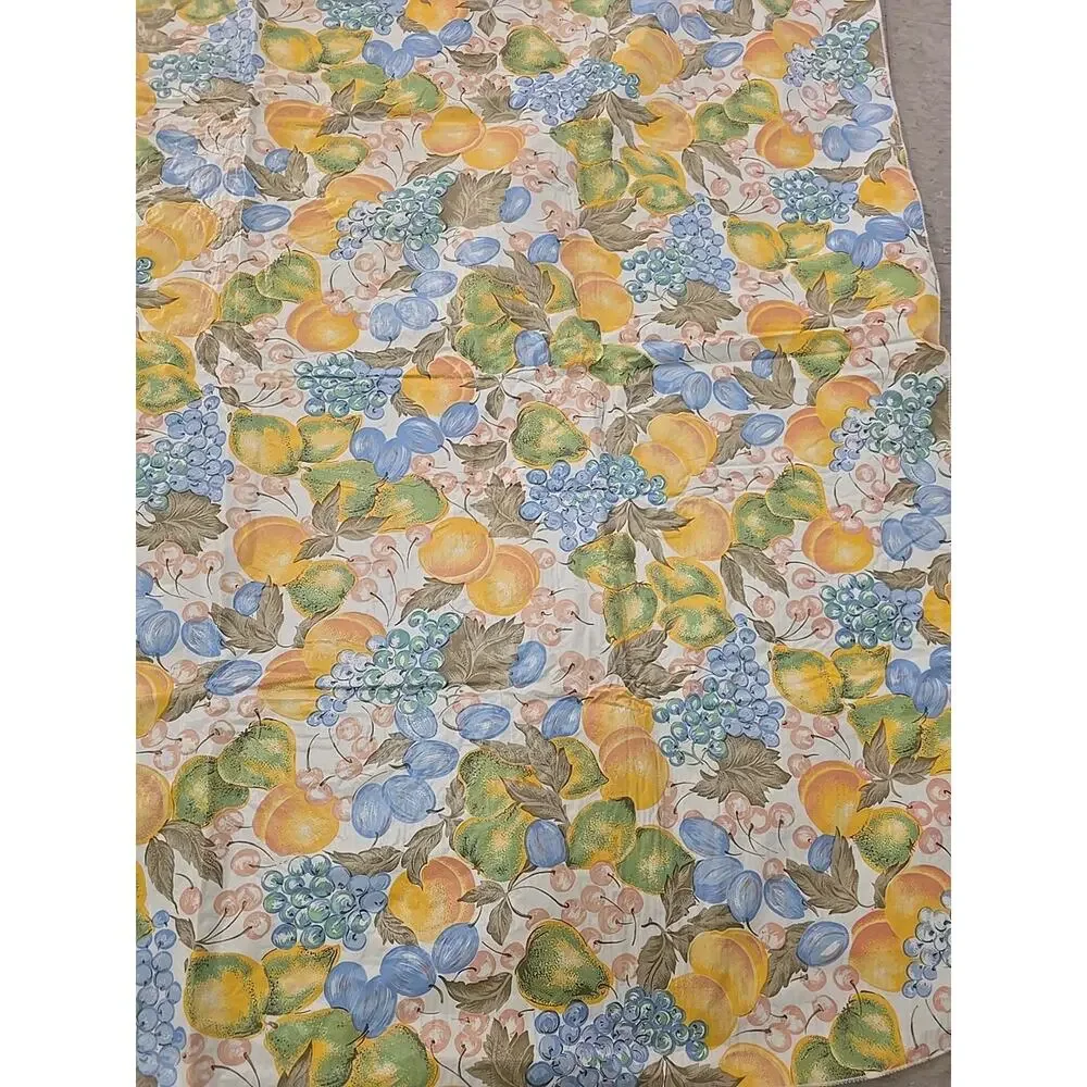 Vtg‎ Yellow Green Lemon Grapes Print Wipeable Kitchen Dining Tablecloth 85